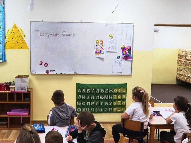 О проблему субвенција за продужени боравак у Бањалуци нико, сем родитеља, се не оглашава (ВИДЕО)