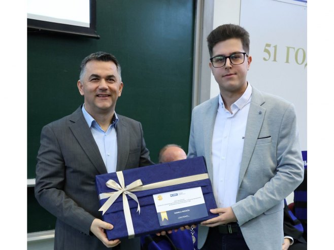 Swot наградио најбољег студента - Фото: Уступљена фотографија