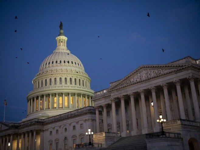 Чланови Конгреса од данас имају право да читају нередиговане Епстинове документе