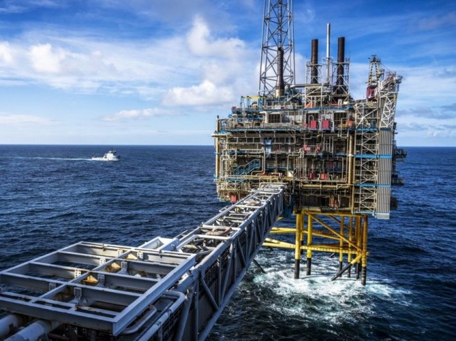 Цијене нафте благо пале док трају тензије између САД и Ирана