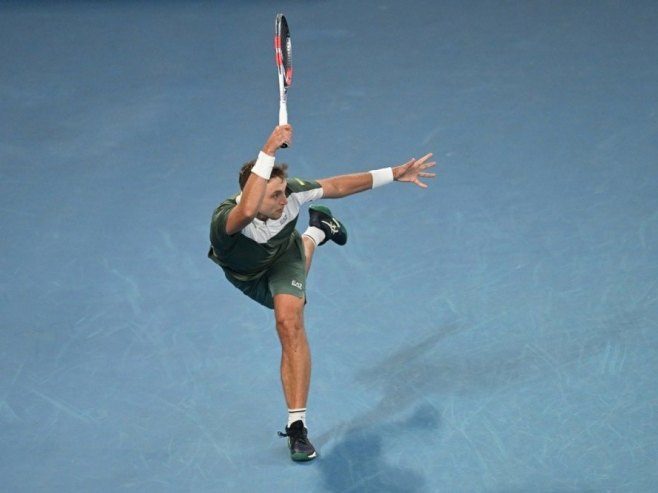 Међедовић успјешан у првом колу Ротердама