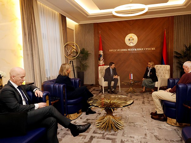 Тришић-Бабић са Нестасом Матисеном (Фото: ZIPAPHOTO/Borislav Zdrinja)   