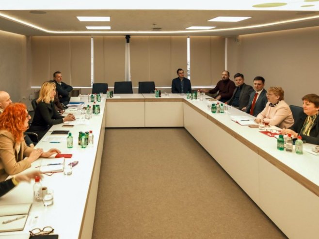 РАК: Сузбити незаконите активности на тржишту дистрибуције медијских услуга