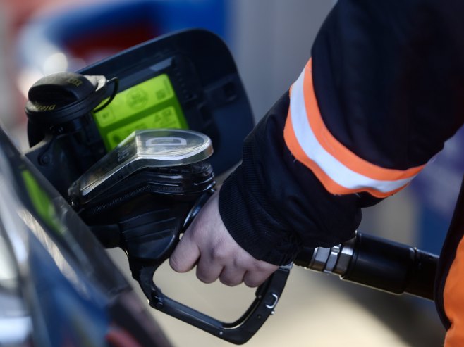 Цијене нафте падају након извјештаја о могућим преговорима САД и Ирана усред поремећеног протока нафте