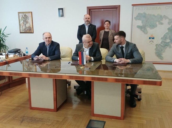 Потписивање уговора Потписивање уговора - Фото: РТРС