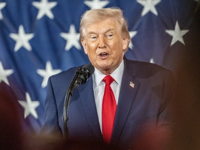 Трамп разматра напад на иранска нуклеарна постројења ако договор пропадне