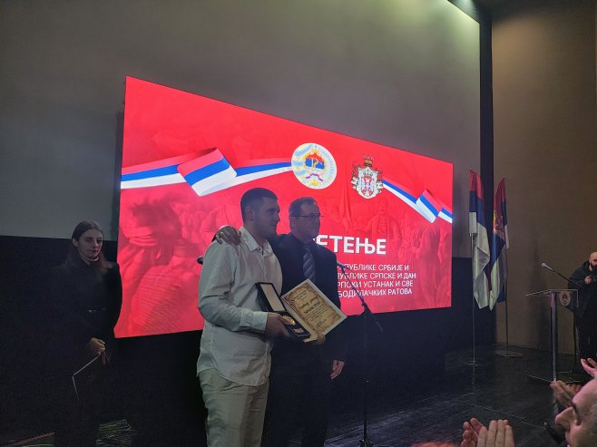 Тамари Грујић значка БОРС-а - Фото: СРНА