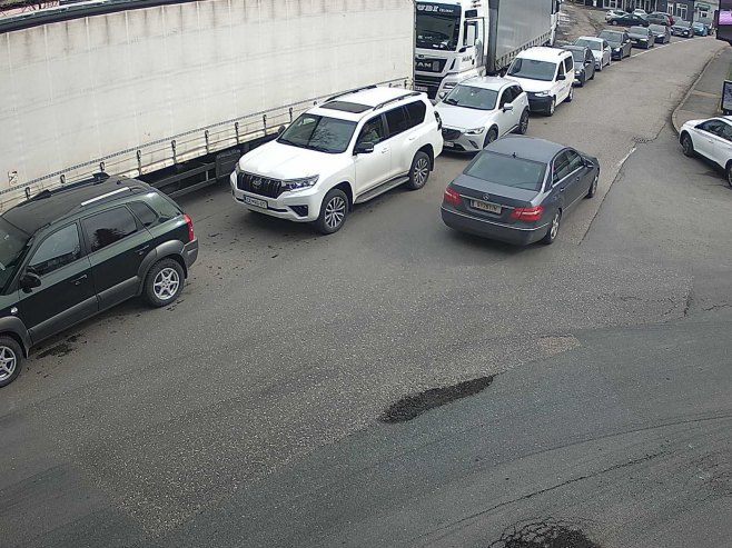 Појачана фреквенција возила на више граничних прелаза