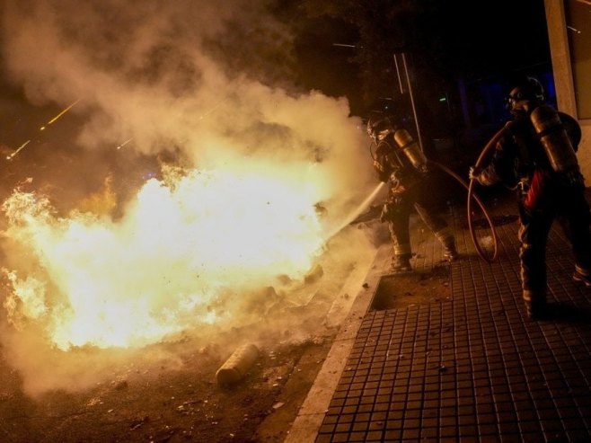 Пет особа погинуло у пожару код Барселоне