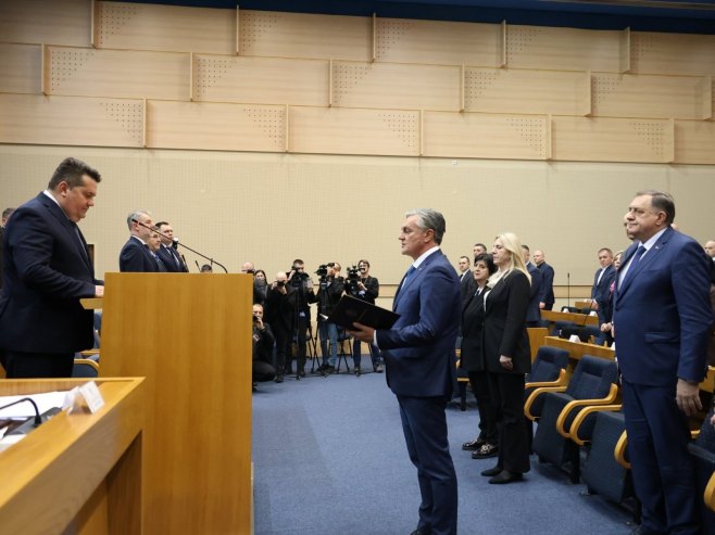 Каран положио свечану заклетву: Нека наши приоритети буду очување уставне позиције Републике Српске (ФОТО/ВИДЕО)