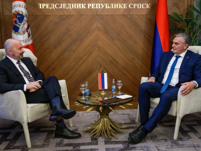 Гинкел и Каран (фото: x.com/USEmbassySJJ) Гинкел и Каран (фото: x.com/USEmbassySJJ) -