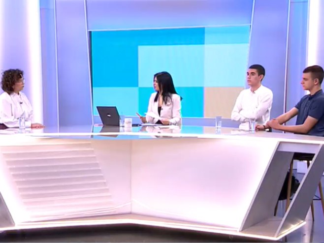 Ученици средње Техничке школе у Градишци међу награђеним на конкурсу "Како бити сигуран на интернету" (ВИДЕО)