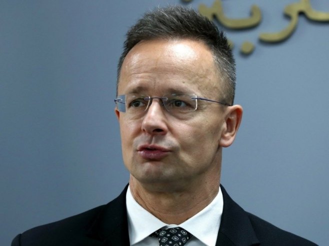 Сијарто: МОЛ обезбиједио прве испоруке руске нафте за Мађарску преко Хрватске