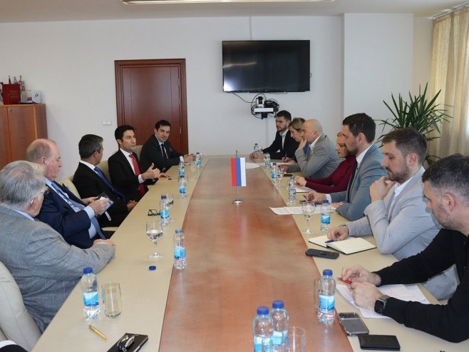 Клокић са представницима америчке компаније Сајбер нета о плановима за отварање фирме у Српској