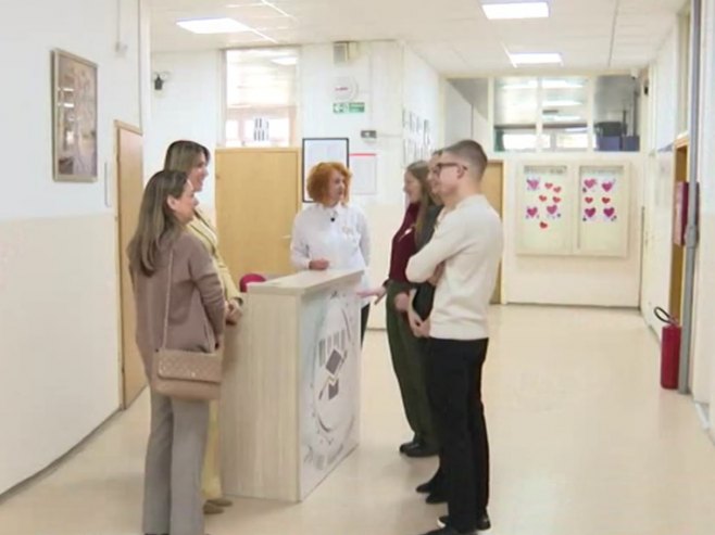 Хуманост ученика и професора Средњошколског цента Источна Илиџа; Помоћ Удружењу "Искра" (ВИДЕО)