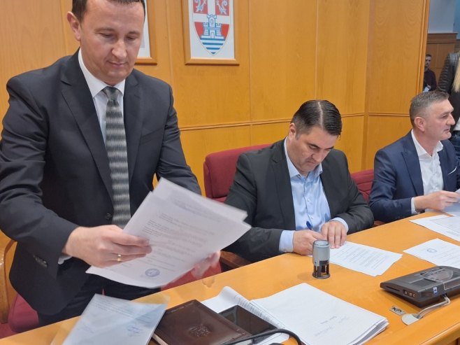 У Требињу и Невесињу потписани уговори по програмима запошљавања