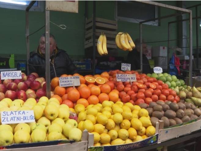 Бањалука: Вртоглаве цијене воћа и поврћа на тржници