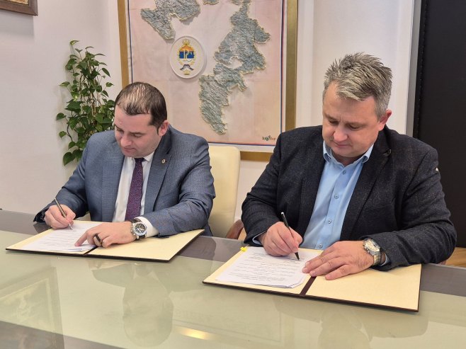 Потписан споразум о сарадњи и обављању стручне праксе РУГИПП-а и ПМФ
