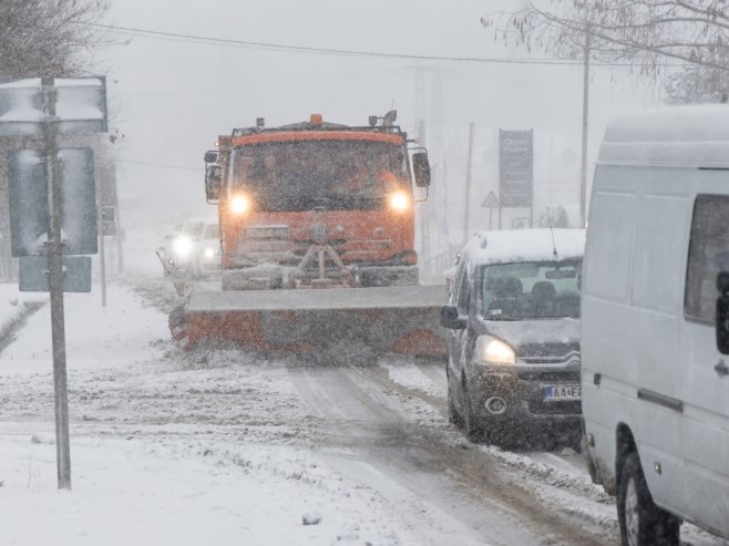 Због снијега без струје више од 32.000 потрошача у Словенији