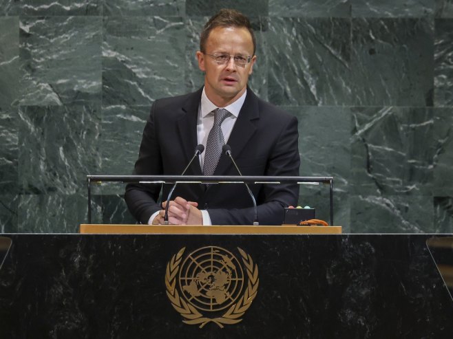 Сијарто: Брисел жели владу у Мађарској која ће спроводити њихову агенду