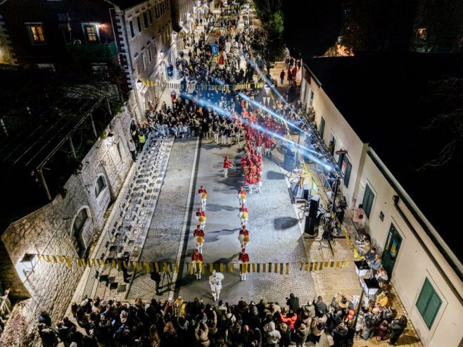 Празник мимозе окупио више од 600 учесника (ФОТО)