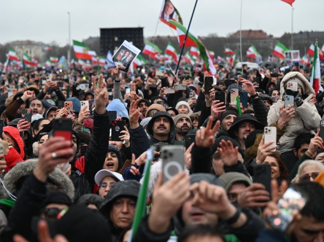 Погинуло више од 20 студената током демонстрација у Ирану