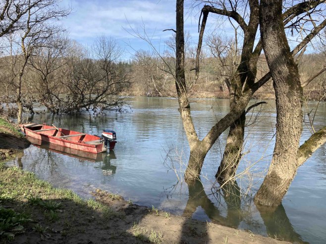 Покушај кријумчарења миграната завршио кобно - потрага за несталима