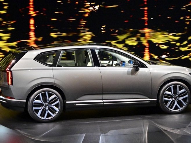 Волво повлачи више од 40.000 електричних возила