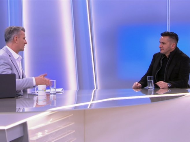 Кустурић позвао младе да се пријаве на конкурс и постану пилоти у Српској