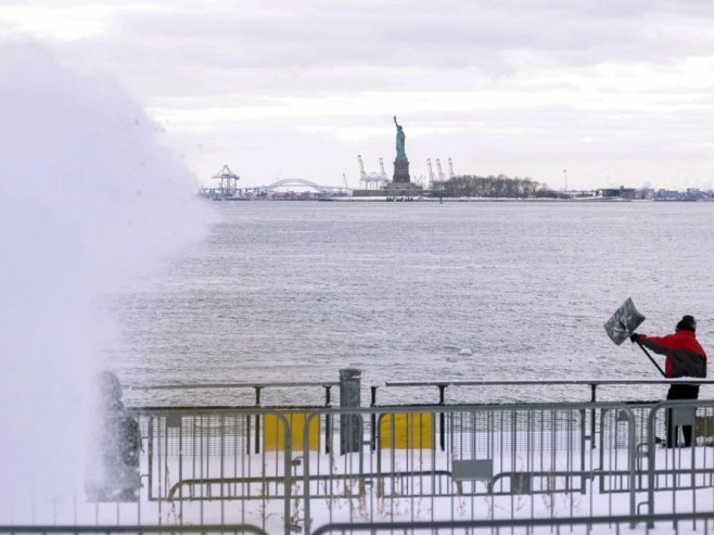 Отказано више од 5.000 летова због олује у САД (ВИДЕО)