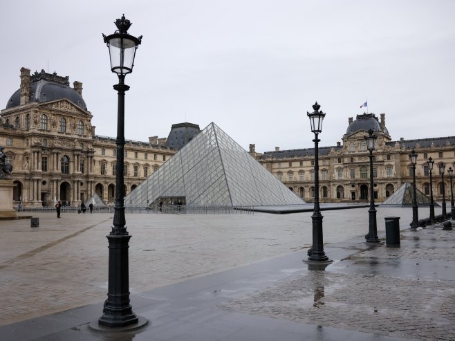 Макрон ће данас именовати нове директоре музеја Орсе и Лувр