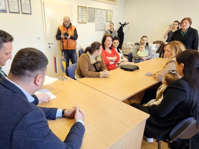 Мркоњић Град: Пријем за вешчлане породице