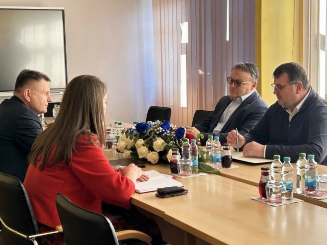 Због задржавања возача и ограничења боравка у ЕУ - велике посљедице по привреду Српске (ФОТО)