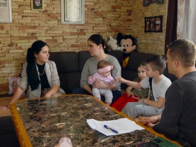 Које изазове носи живот са четверо дјеце? (ВИДЕО)