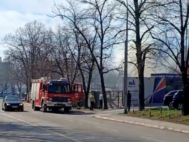 Бањалука: Пожар на градилишту преко пута НСРС (ВИДЕО)