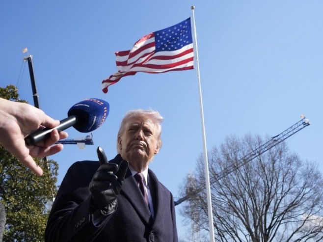 Трамп: Ако Иран удари, узвратићемо силом која никада није виђена