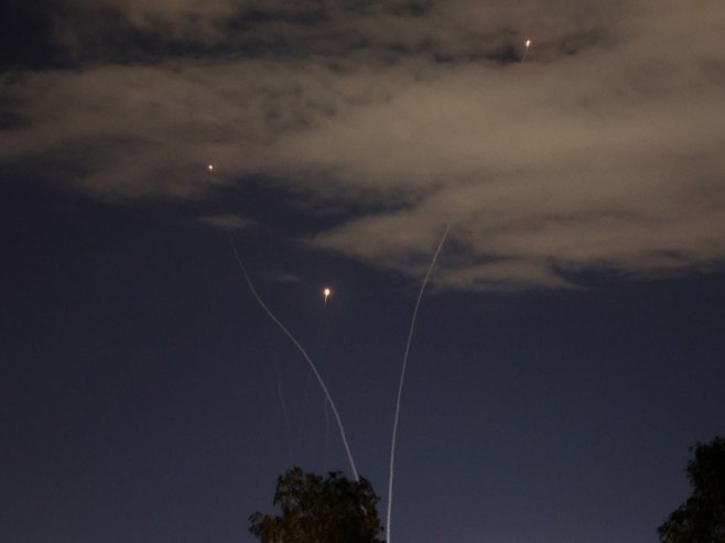 УЖИВО - Иран прогласио четрдесетодневну жалост због убиства Хамнеија; Експлозије одјекују Дубаијем и Дохом (ВИДЕО)