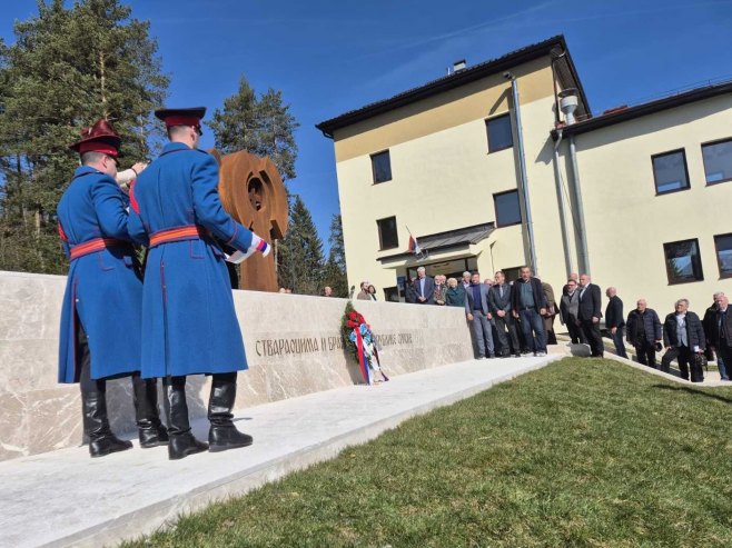 Polaganje vijenaca (Foto: RTRS)