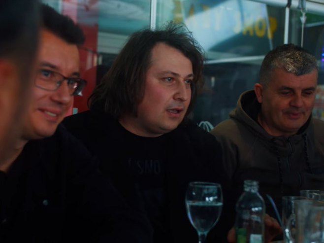 Бањалучка рок група "Без рикверца" дуетским синглом "Пријатељи" најавила други албум (ВИДЕО)