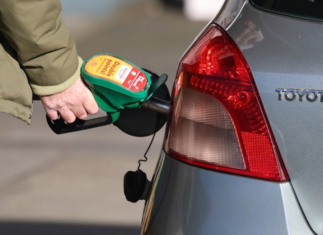 Цијене нафте скочиле због америчко-израелских удара на Иран