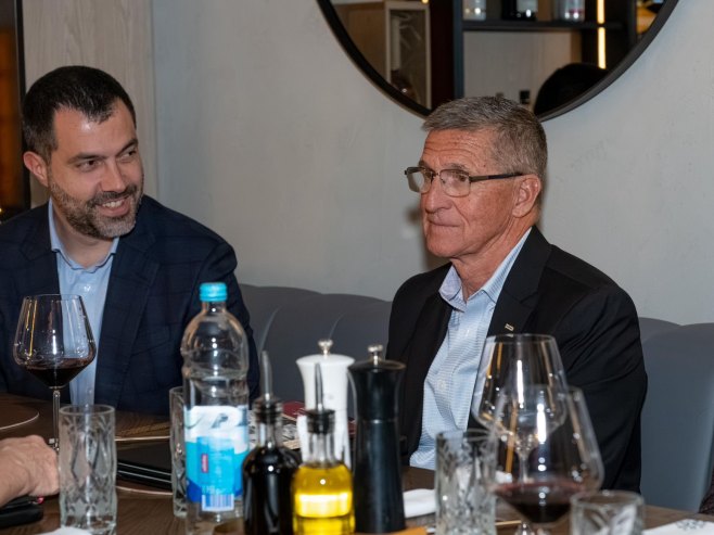 Игор Додик са Мајклом Флином о јачању односа Српске и САД