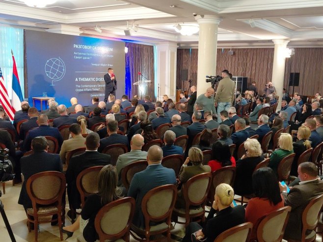 Амерички генерал Мајкл Флин у Бањалуци: Исламизација повод за глобалну битку