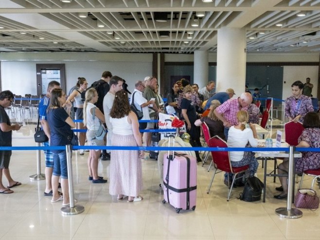 Ђокић: Сутра би 156 држављана БиХ требало стићи из УАЕ