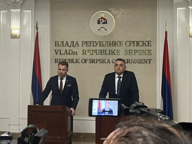 Минић и Станивуковић договорили отварање моста у Чесми