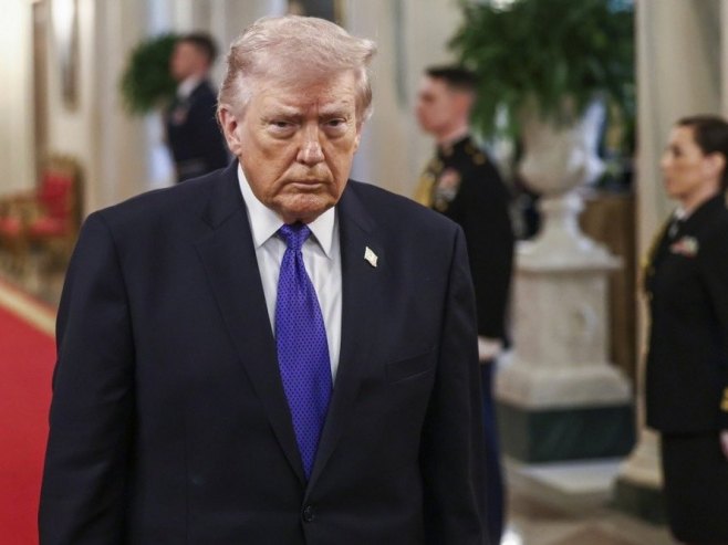 Трамп: Цијене нафте ће пасти када се заврши рат, боље да Иран не води Пахлави