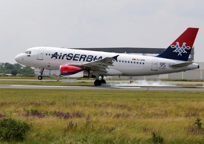 Авион Ер Србије који је отишао по српске држављане слетио у Шарм ел Шеик (ВИДЕО)