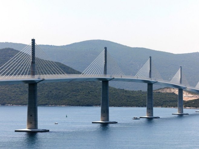 Хрватске цесте потврдиле пукотине на Пељешком мосту, тврде да нису опасне