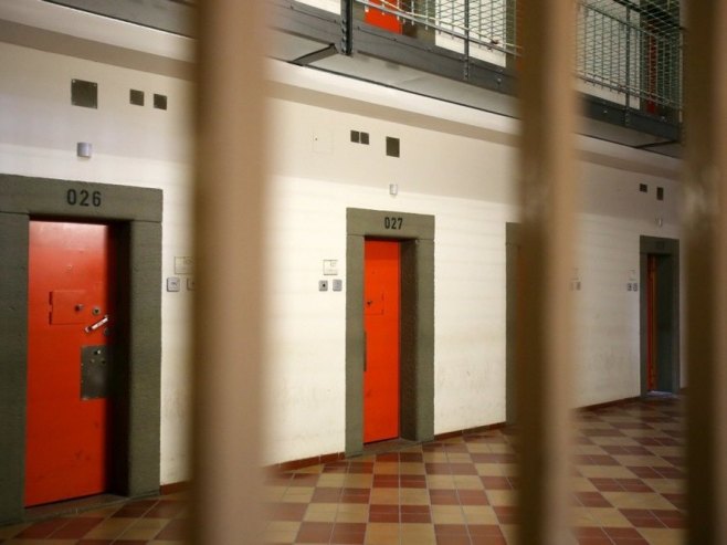 Ацо Ђукановић у Спужу дијели челију са двојицом кавчана