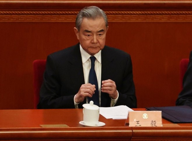 Пекинг шаље изасланика у мисију посредовања