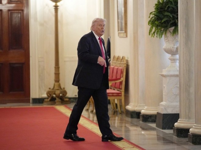 Трамп о Ирану: Желимо да уђемо и очистимо све!